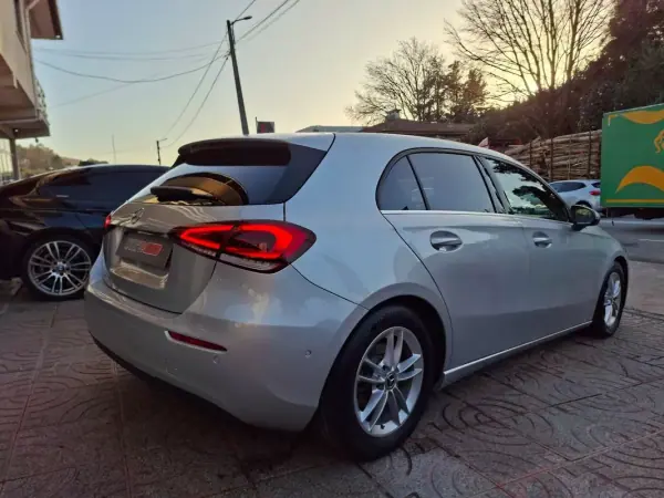 Mercedes-Benz A 200 2018 - 21900 EUR, 77000 km - AUTO.MOTO.pt - 77000km - foto 8 de 37