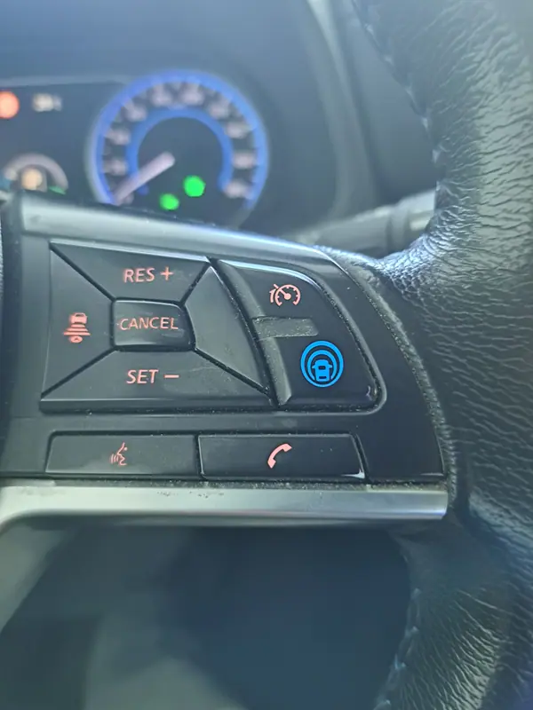 Nissan Leaf 2018 — foto 2 de 4