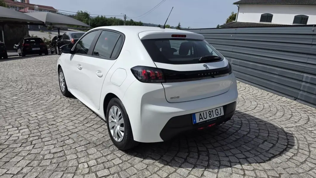 Peugeot 208 2022 - 13990 EUR, 49000 km - AUTO.MOTO.pt - 49000km - foto 4 de 24