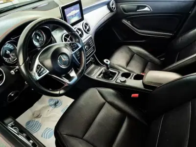 Mercedes-Benz CLA 200 2015 - 16750 EUR, 248208 km - AUTO.MOTO.pt - 248208km - foto 7 de 10