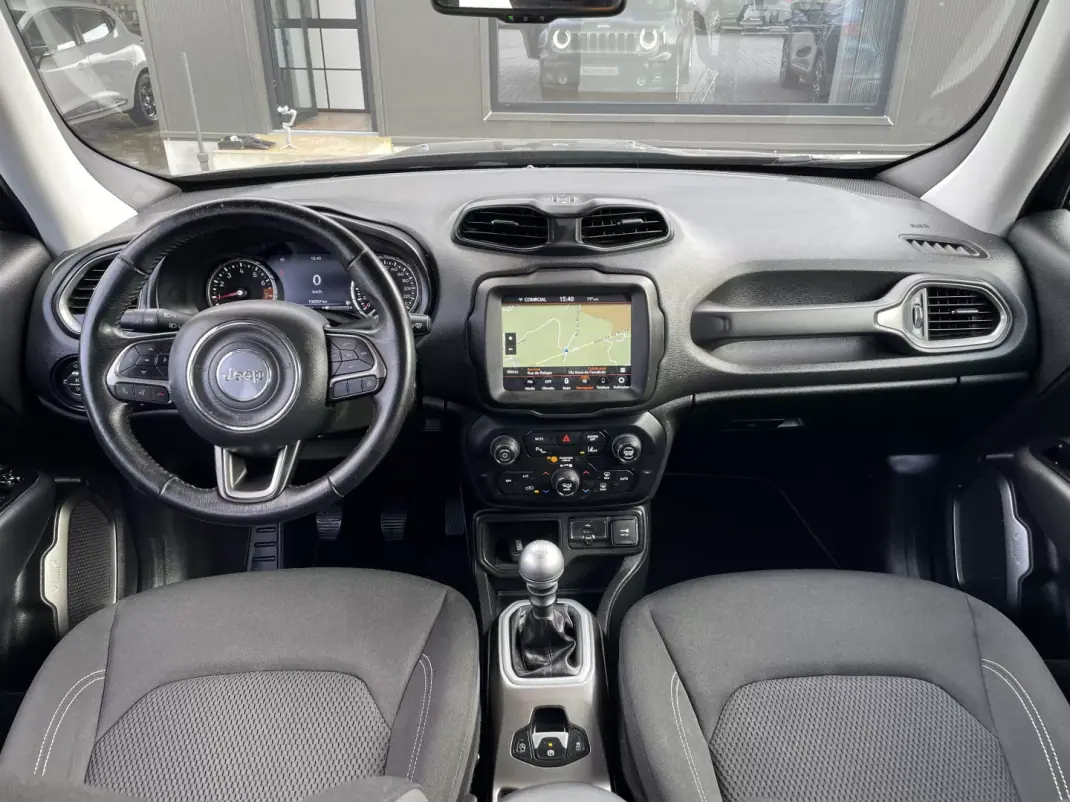 Jeep Renegade 2019 - 15500 EUR, 106977 km - AUTO.MOTO.pt - 106977km - foto 12 de 39