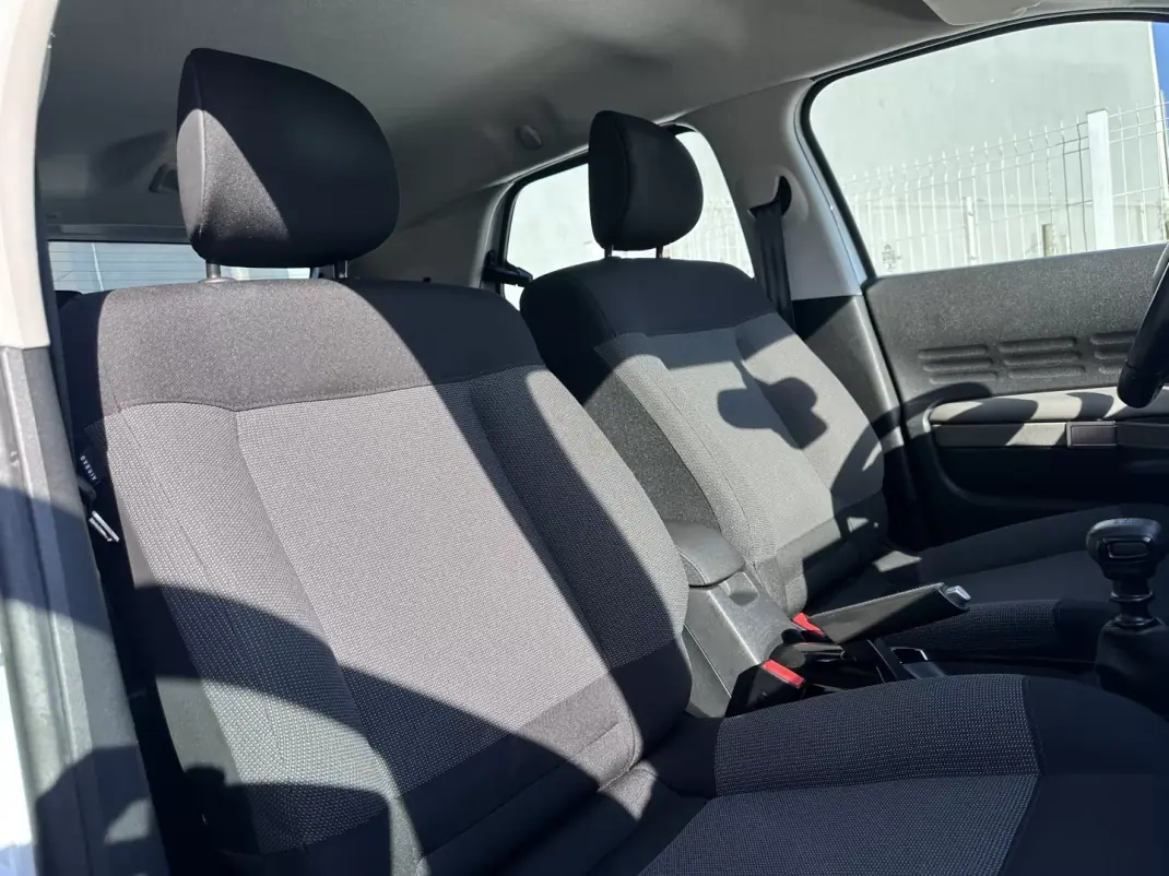 Citroën C4 Cactus 2020 - 11900 EUR, 150000 km - AUTO.MOTO.pt - 150000km - foto 34 de 37