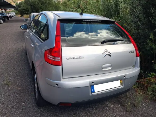 Citroën C4 2010 - 4250 EUR, 245000 km - AUTO.MOTO.pt - 245000km - foto 3 de 7