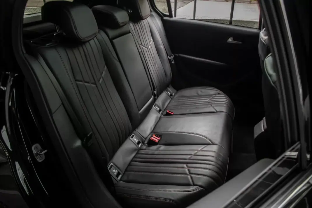 Peugeot 308 2020 - 17990 EUR, 142466 km - AUTO.MOTO.pt - 142466km - foto 32 de 45