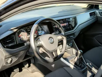 Volkswagen Polo 2019 - 12990 EUR, 90000 km - AUTO.MOTO.pt - 90000km - foto 5 de 12