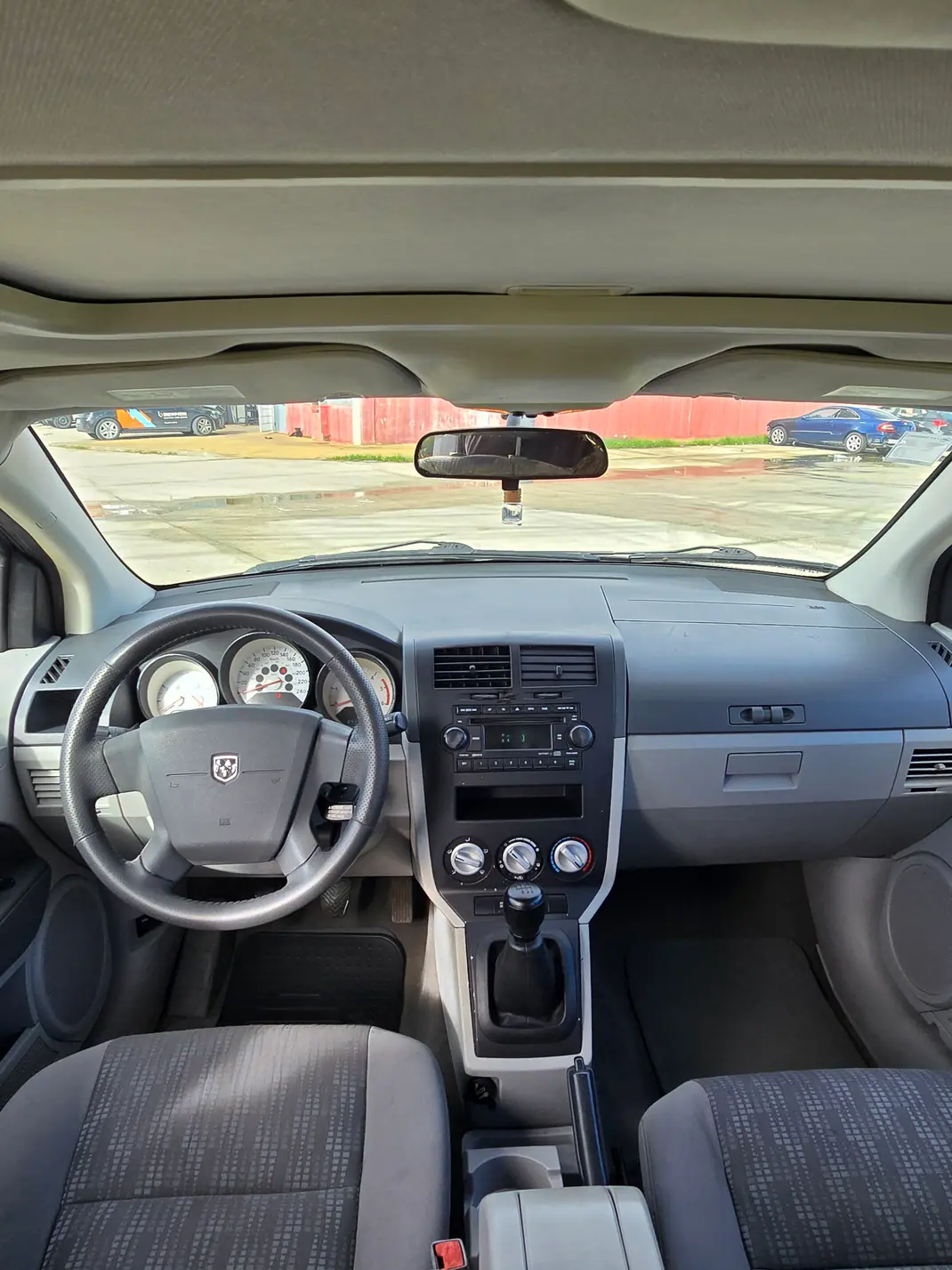 Dodge Caliber 2006 - 3800 EUR, 243642 km - AUTO.MOTO.pt - 243642km - foto 7 de 13