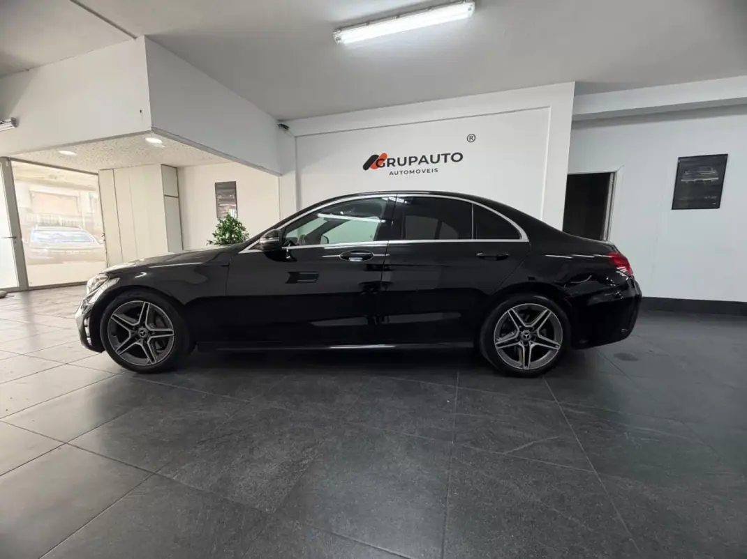 Mercedes-Benz C 180 2019 - 24990 EUR, 210000 km - AUTO.MOTO.pt - 210000km - foto 2 de 29