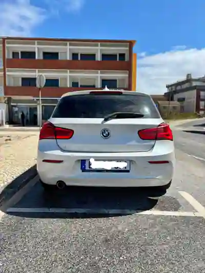BMW 116 2018 - 16000 EUR, 200000 km - AUTO.MOTO.pt - 200000km - foto 3 de 9