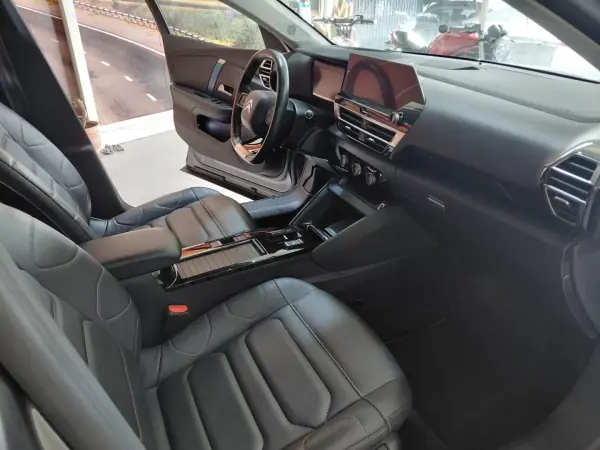 Citroën e-C4 2020 - 17750 EUR, 64000 km - AUTO.MOTO.pt - 64000km - foto 23 de 27