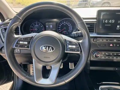 Kia Ceed SW 2019 - 13900 EUR, 72562 km - AUTO.MOTO.pt - 72562km - foto 21 de 31