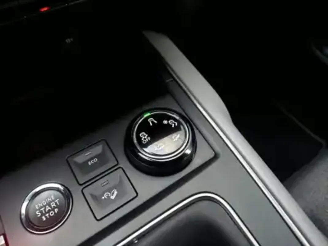 Citroën C5 Aircross 2020 - 21500 EUR, 55490 km - AUTO.MOTO.pt - 55490km - foto 30 de 33