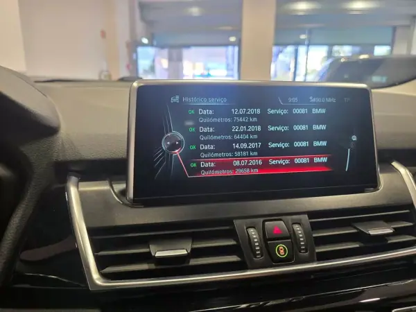 BMW 218 Active Tourer 2015 - 15890 EUR, 162866 km - AUTO.MOTO.pt - 162866km - foto 28 de 47