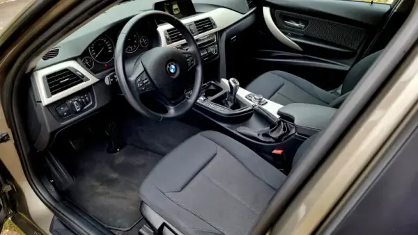 BMW 318 2017 - 22450 EUR, 147000 km - AUTO.MOTO.pt - 147000km - foto 5 de 20