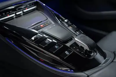 Mercedes-Benz AMG GT 2019 - 139950 EUR, 38000 km - AUTO.MOTO.pt - 38000km - foto 21 de 59