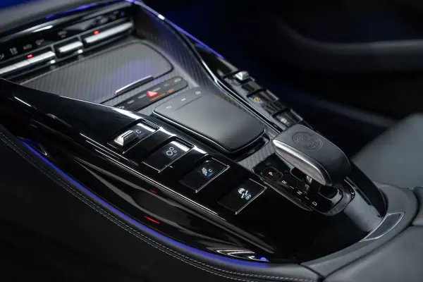 Mercedes-Benz AMG GT 2019 - 134950 EUR, 38000 km - AUTO.MOTO.pt - 38000km - foto 21 de 59