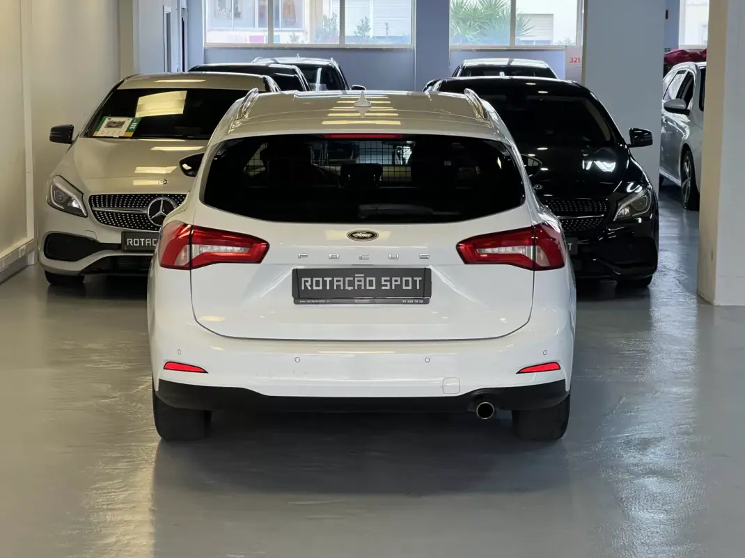 Ford Focus SW 2020 - 12990 EUR, 170000 km - AUTO.MOTO.pt - 170000km - foto 33 de 38