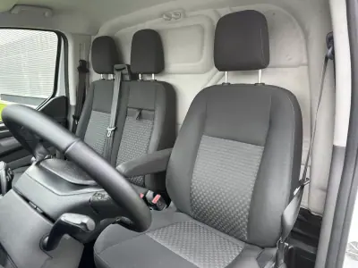 Ford Transit 2020 - 16900 EUR, 200000 km - AUTO.MOTO.pt - 200000km - foto 32 de 37