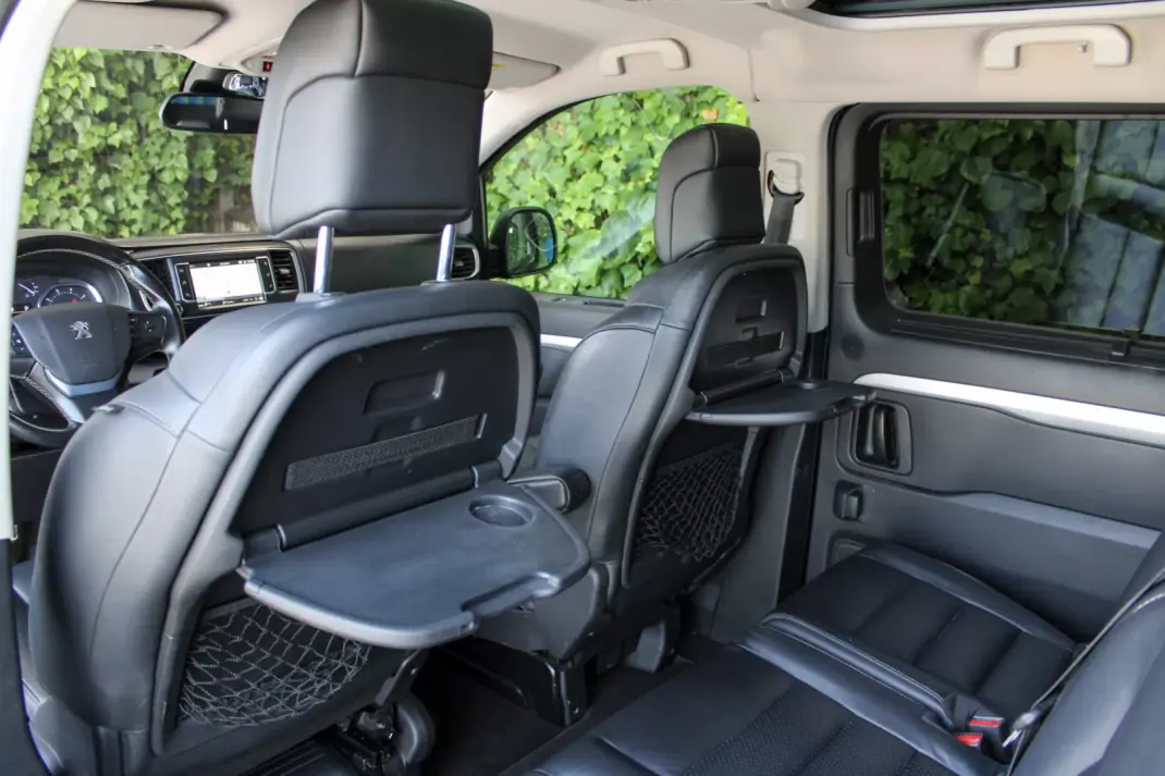 Peugeot Traveller 2019 - 32900 EUR, 115000 km - 115000km - foto 17 de 24