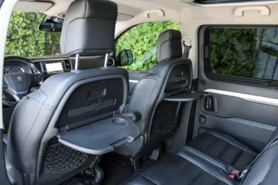 Peugeot Traveller 2019 - 32900 EUR, 115000 km - 115000km - foto 17 de 24