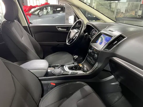Ford S-Max 2021 - 26600 EUR, 132399 km - AUTO.MOTO.pt - 132399km - foto 9 de 29