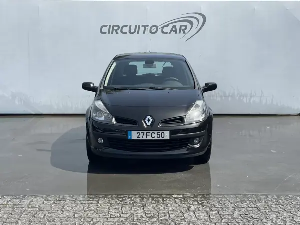 Renault Clio 2008 - 3500 EUR, 376787 km - AUTO.MOTO.pt - 376787km - foto 6 de 21