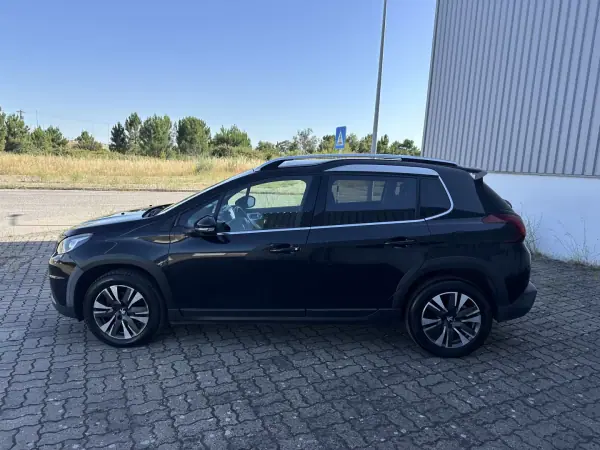 Peugeot 2008 2019 - 13990 EUR, 148000 km - AUTO.MOTO.pt - 148000km - foto 7 de 19