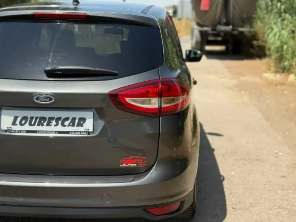 Ford C-Max 2016 - 11995 EUR, 185000 km - AUTO.MOTO.pt - 185000km - foto 8 de 26