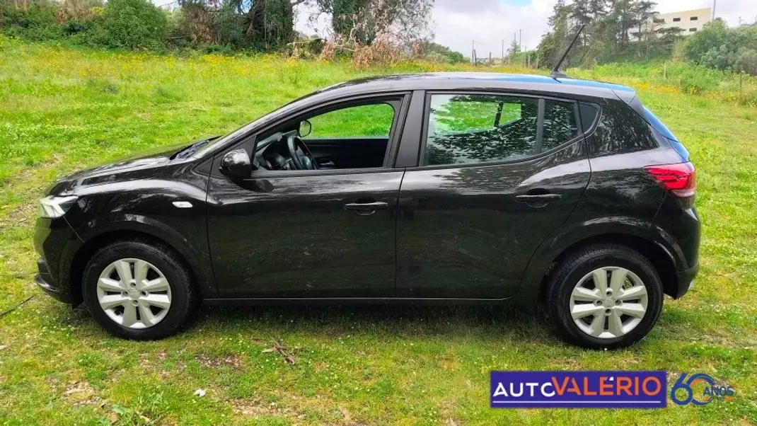 Dacia Sandero 2023 - 15950 EUR, 44274 km - AUTO.MOTO.pt - 44274km - foto 2 de 33