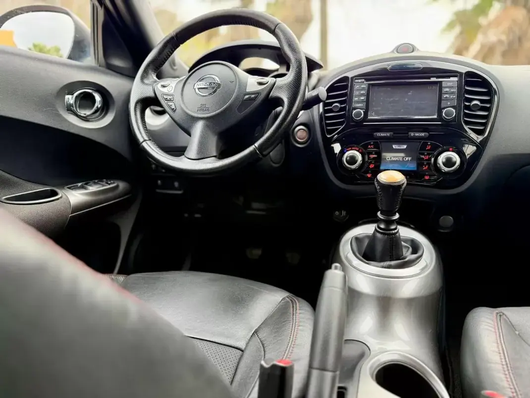 Nissan Juke 2014 - 9890 EUR, 160000 km - AUTO.MOTO.pt - 160000km - foto 15 de 37