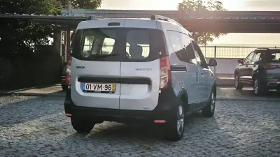 Dacia Dokker 2018 - 10950 EUR, 125000 km - AUTO.MOTO.pt - 125000km - foto 4 de 11