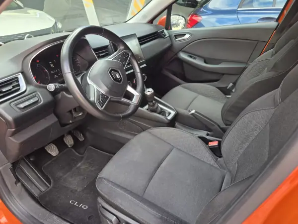 Renault Clio 2020 - 16950 EUR, 93500 km - AUTO.MOTO.pt - 93500km - foto 3 de 6