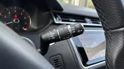 Land Rover Range Rover Velar 2019 - 37650 EUR, 96521 km - AUTO.MOTO.pt - 96521km - foto 14 de 32