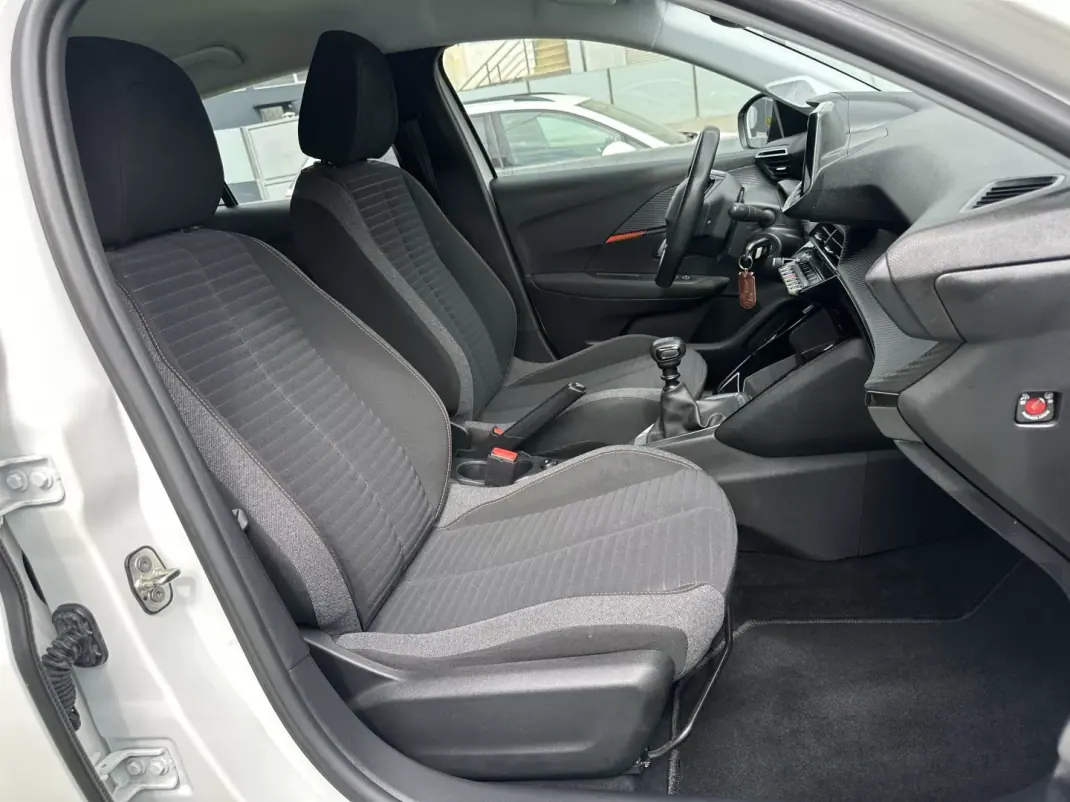 Peugeot 208 2020 - 14900 EUR, 70000 km - AUTO.MOTO.pt - 70000km - foto 51 de 57