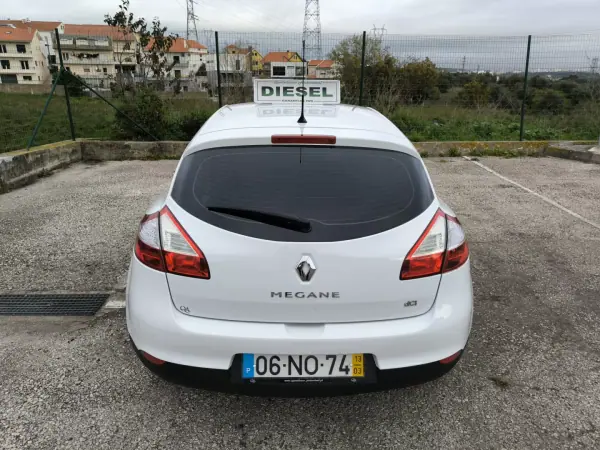 Renault Mégane 1.5 DCI III Hatchback 2013 - 3999 EUR, 317737 km - AUTO.MOTO.pt - 317737km - foto 21 de 50