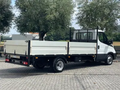 Iveco Daily 2022 - 33450 EUR, 154000 km - AUTO.MOTO.pt - 154000km - foto 7 de 37