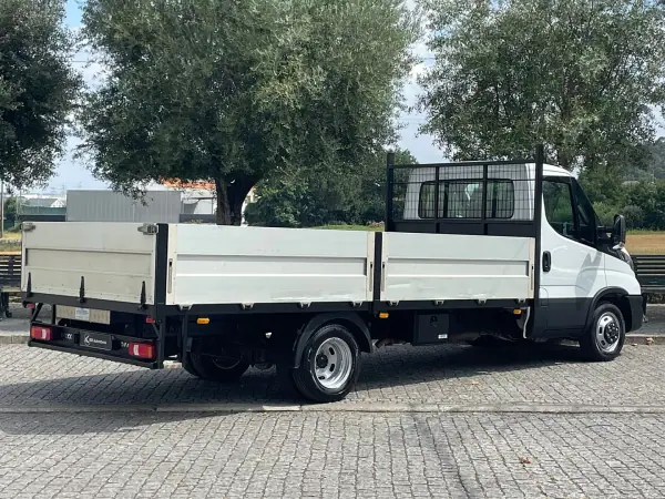 Iveco Daily 2022 - 33450 EUR, 154000 km - AUTO.MOTO.pt - 154000km - foto 7 de 37