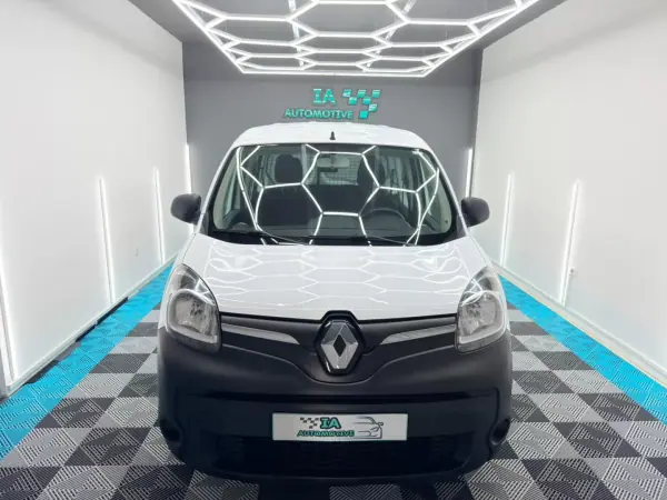 Renault 2016 - 7500 EUR, 38000 km - AUTO.MOTO.pt - 38000km - foto 2 de 16