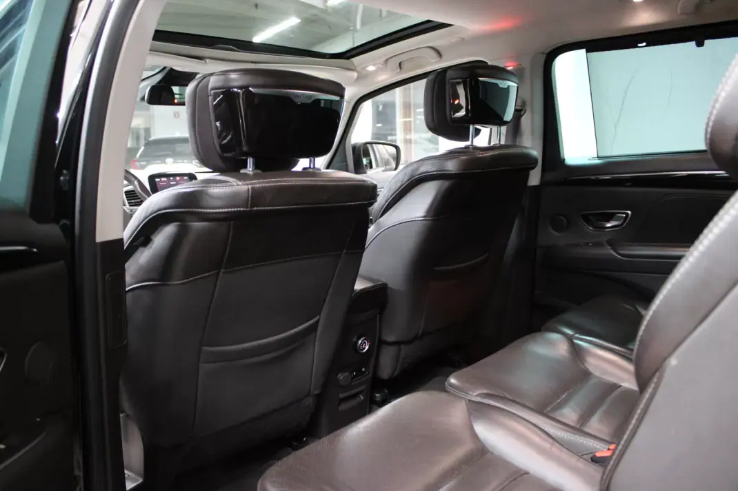 Renault Espace 2017 - 17900 EUR, 171000 km - AUTO.MOTO.pt - 171000km - foto 23 de 31