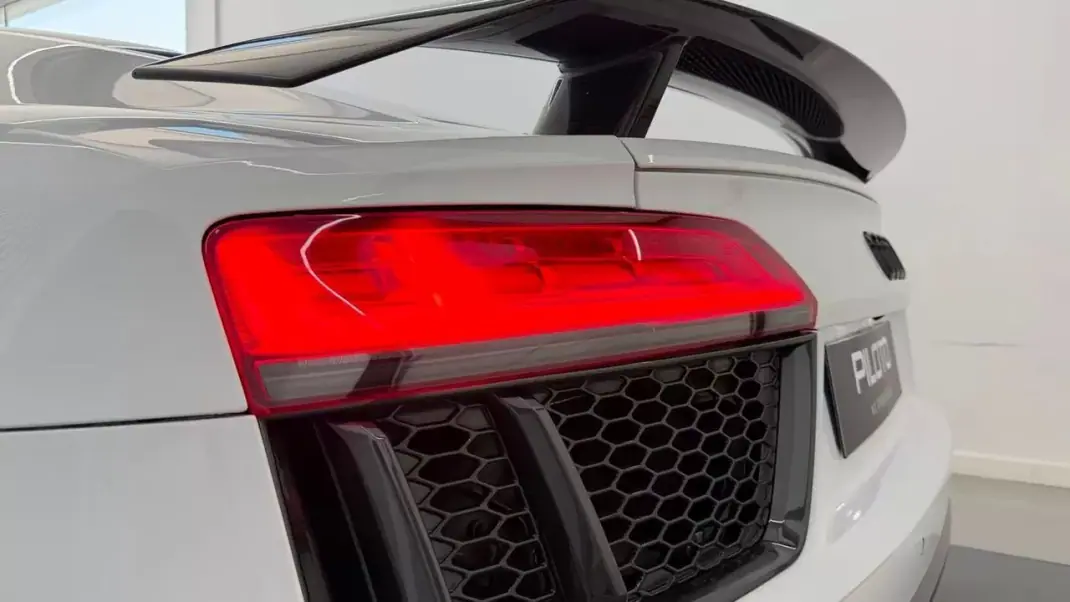 Audi R8 Coupé 2015 - 129990 EUR, 78788 km - 78788km - foto 6 de 34