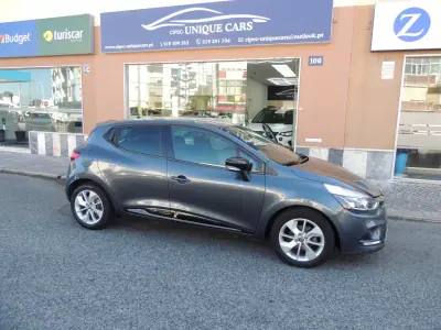 Renault Clio 2017 - 10950 EUR, 140000 km - AUTO.MOTO.pt - 140000km - foto 3 de 15