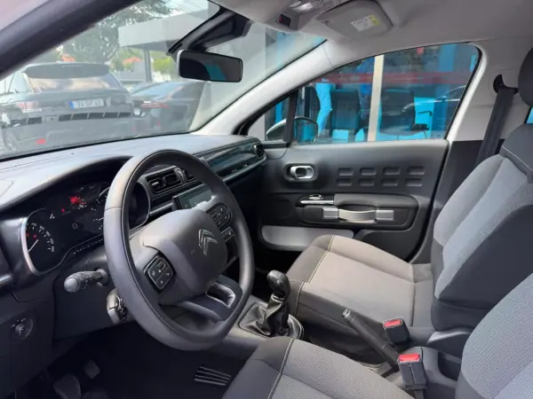 Citroën C3 2019 - 12900 EUR, 156000 km - AUTO.MOTO.pt - 156000km - foto 8 de 10
