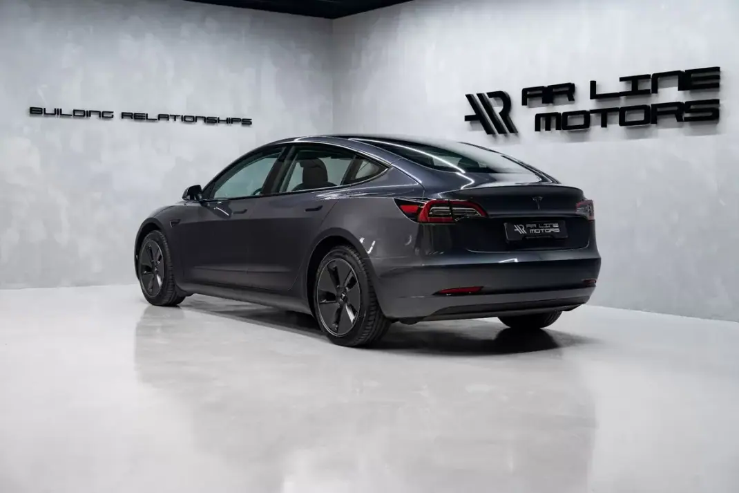 Tesla Model 3 2023 - 31950 EUR, 88000 km - 88000km - foto 9 de 48