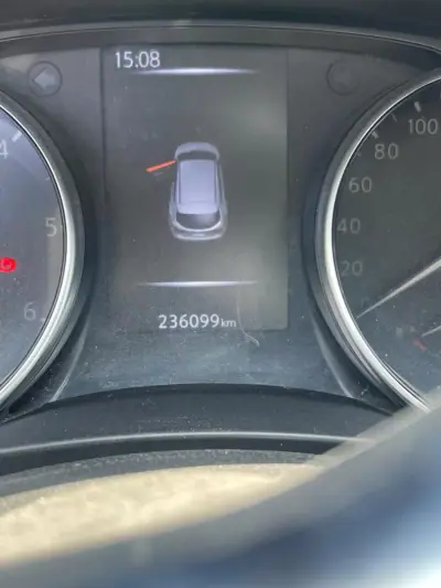 Mercedes-Benz CLA 200 2015 - 14900 EUR, 300000 km - AUTO.MOTO.pt - 300000km - foto 14 de 14