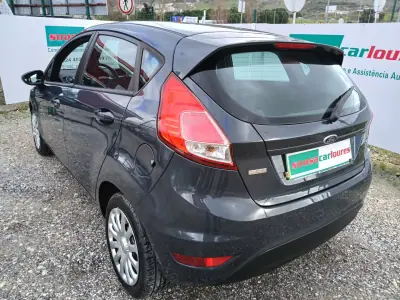 Ford Fiesta 2013 - 7200 EUR, 106782 km - AUTO.MOTO.pt - 106782km - foto 12 de 26