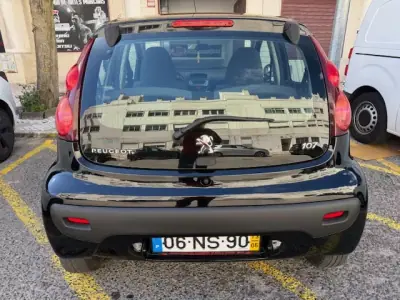Peugeot 107 2013 - 6250 EUR, 116000 km - AUTO.MOTO.pt - 116000km - foto 11 de 26