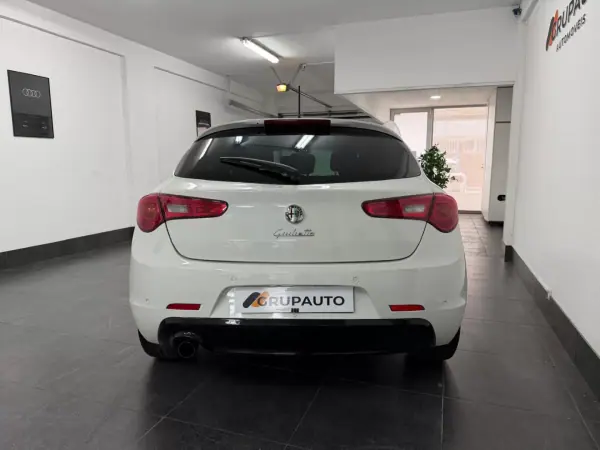 Alfa Romeo Giulietta 1.6 JTDm Trofeo 2011 Diesel