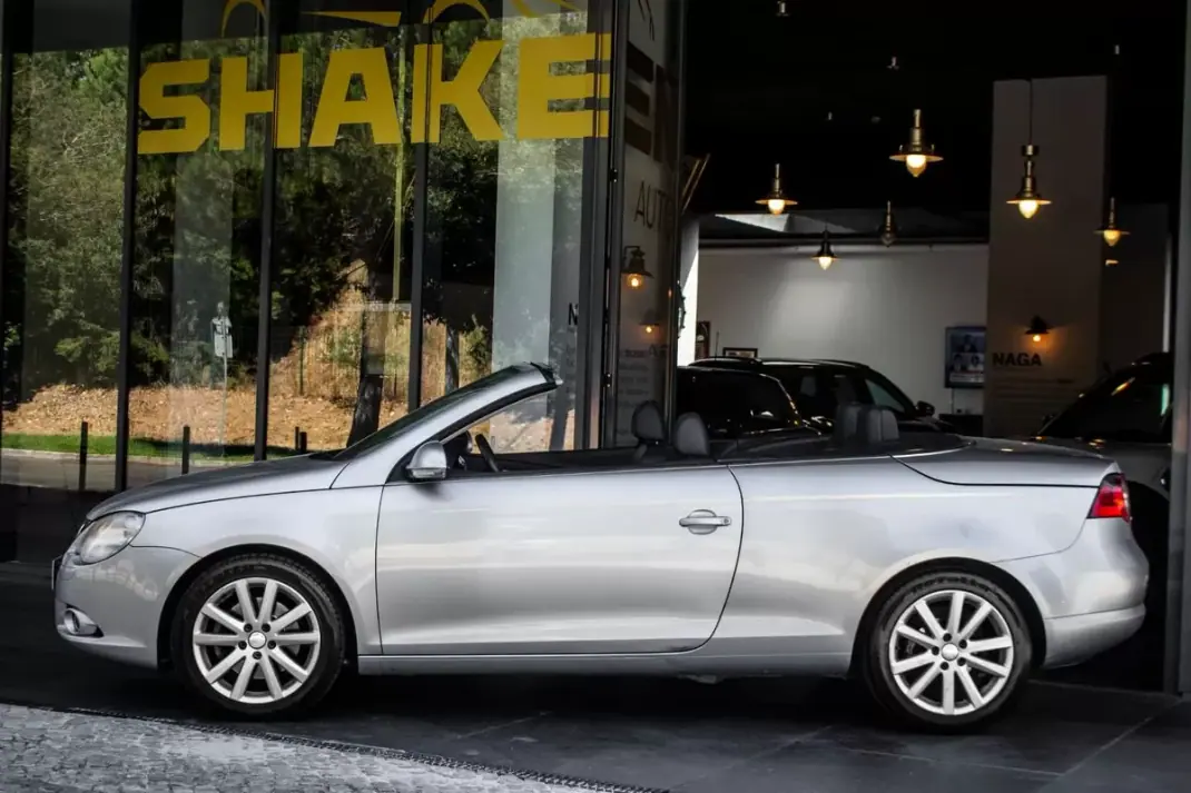 Volkswagen EOS 2006 - 8750 EUR, 272113 km - AUTO.MOTO.pt - 272113km - foto 2 de 30