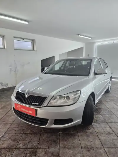 Skoda Octavia 2012 - 9350 EUR, 284108 km - AUTO.MOTO.pt - 284108km - foto 5 de 26