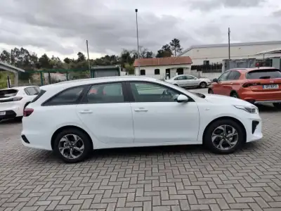 Kia Ceed SW 2020 - 15500 EUR, 58500 km - AUTO.MOTO.pt - 58500km - foto 5 de 26