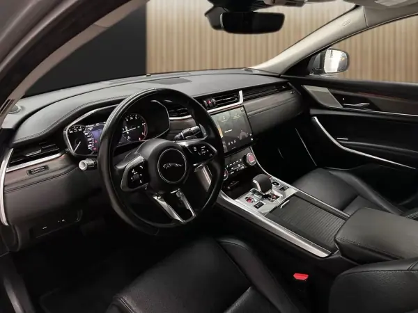 Jaguar XF Sportbrake 2021 - 34990 EUR, 119000 km - AUTO.MOTO.pt - 119000km - foto 7 de 23